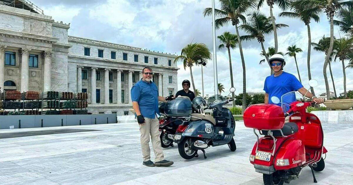 Recorriendo la Isla juntos sobre ruedas
